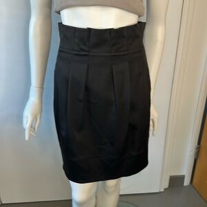 BCBG Max Mara paper bag waist satin skirt size 2 with pockets
